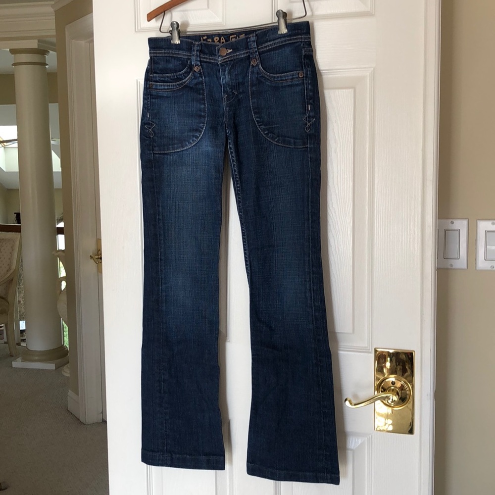 Ezra Fitch Jeans Size 25, Inseam 30 3/4”. 8” Rise